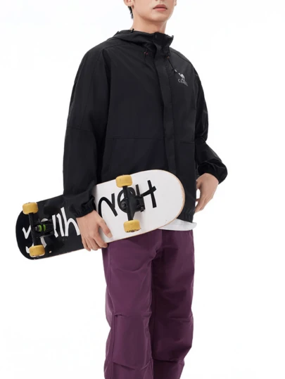 CAMEL CROWN Chaqueta protectora solar para hombres, resistente a los rayos UV, repelente al agua, refrescante, transpirable y de secado rápido. Adecuada para primavera y verano. Estilo unisex.