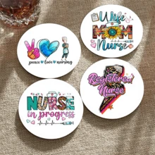 这款充满活力的圆形杯垫以护士为主题，采用对比鲜明的字体、豹纹图案和医疗元素，视觉效果独特，传递出个性化和治愈的氛围。杯垫上的文字赞颂了护士的多元角色，表达了对护理行业的感激和认可，并引发强烈的情感共鸣。 - 木板-杯墊圓 - 查看 5