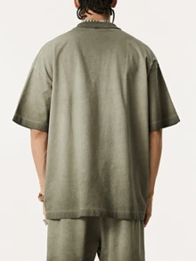 230g Heavyweight Pure Cotton Short-Sleeve T-Shirt For Men. Made From High-Weight, Tightly Spun Cotton, This T-Shirt Boasts A Natural Drape And Crispness. The Loose, Drop-Shoulder, Oversized Fit Is Suitable For Everyday Wear, Commuting, Street Style, Layering, And As A Base Layer. It's Soft Against The Skin, Wrinkle-Resistant, And Features A Simple Solid Color For A Sophisticated Minimalist Style. A Hardcore Basic Top That Combines Comfort And Quality. - 綠色 - 查看 3