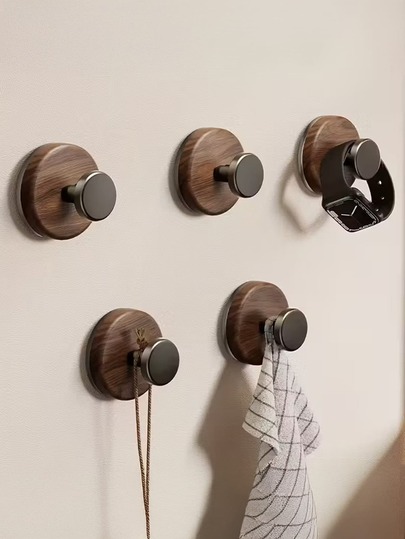 1 pieza Gancho adhesivo de ventosa 2 en 1, tiradores de cajones, manijas de puertas de gabinete, ganchos de ventosa de grano de madera, gancho de pared de baño individual, gancho colgante de puerta sin daños, manijas de puertas de gabinete y cajones, ganchos de almacenamiento de utensilios de cocina, sin necesidad de perforar, material de plástico, ganchos adhesivos reutilizables de alta resistencia, ganchos de puerta resistentes a daños con alta capacidad de carga adecuados para ropa, baño, ganchos de almacenamiento modernos para el hogar, ganchos prácticos para colgar