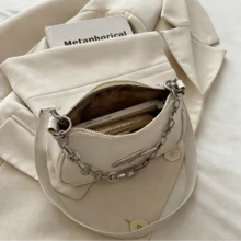 Exquisite Chain Decoration Slanted Shoulder Bag, Cross Small Bag, High Aesthetic Commuting Shoulder Strap, Three-Dimensional Handheld - Black - View 11