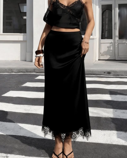 Falda midi de satén de seda con corte evasé y parches de encaje para mujer Dila Polly, elegante y fluida