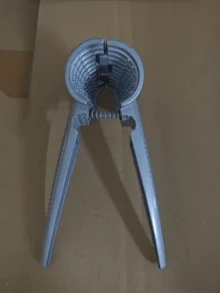 1 Stück Nussknacker aus Edelstahl, schwerer Aluminiumkörper Nussknacker, Multifunktions-Nussknacker, manueller Walnussknacker, rutschfest & mühelos, geeignet für verschiedene Nüsse, praktisches Küchengerät, Material aus Zinklegierung, rutschfest & mühelos, geeignet für Küchenvorbereitung, Picknicks, Bürosnacks - Verschiedenfarbig - Übersicht 11