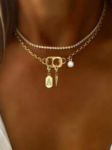 1 pieza Collar con colgante de letra dorada, collar con cadena, collar con colgante de diamante blanco, cadena de acero inoxidable. Adecuado para decoración en el trabajo, uso diario, fiestas, banquetes y bailes. Este es un collar de mujer único y lujoso. - Amarillo Oro - Ver 1