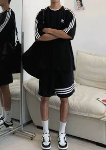 Áo thun Adidas Originals Adicolor Series ADICOLOR OVERSIZED, phong cách retro Mỹ, chất liệu cotton, dáng rộng, cổ tròn, tay ngắn kẻ sọc, dành cho nam. - màu đen - Xem 4