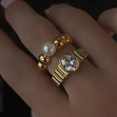 Aritio 1枚复古18K镀金不锈钢锆石装饰单戒指，男女皆宜，适合日常佩戴和婚礼礼物