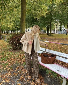 Pantuflas UGG Tazz, suaves y con estilo, que protegen los dedos de los pies, para mujer, color castaño - Granate - Ver 9