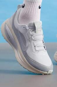 Nike Vomero 18 GORE-TEX Classic Comfortable Waterproof Breathable Casual, Long-Distance, Short-Distance Running Shoes, Men, Light Gray - Light Grey - View 6