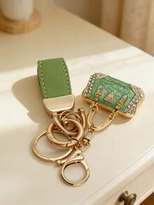 法国珐琅钻石钥匙扣 | 云朵图案浮雕手工吊坠 | 汽车钥匙个性艺术品 | 奢华男女通用闪亮锌合金饰品 - 包包造型鑰匙扣 - 查看 13