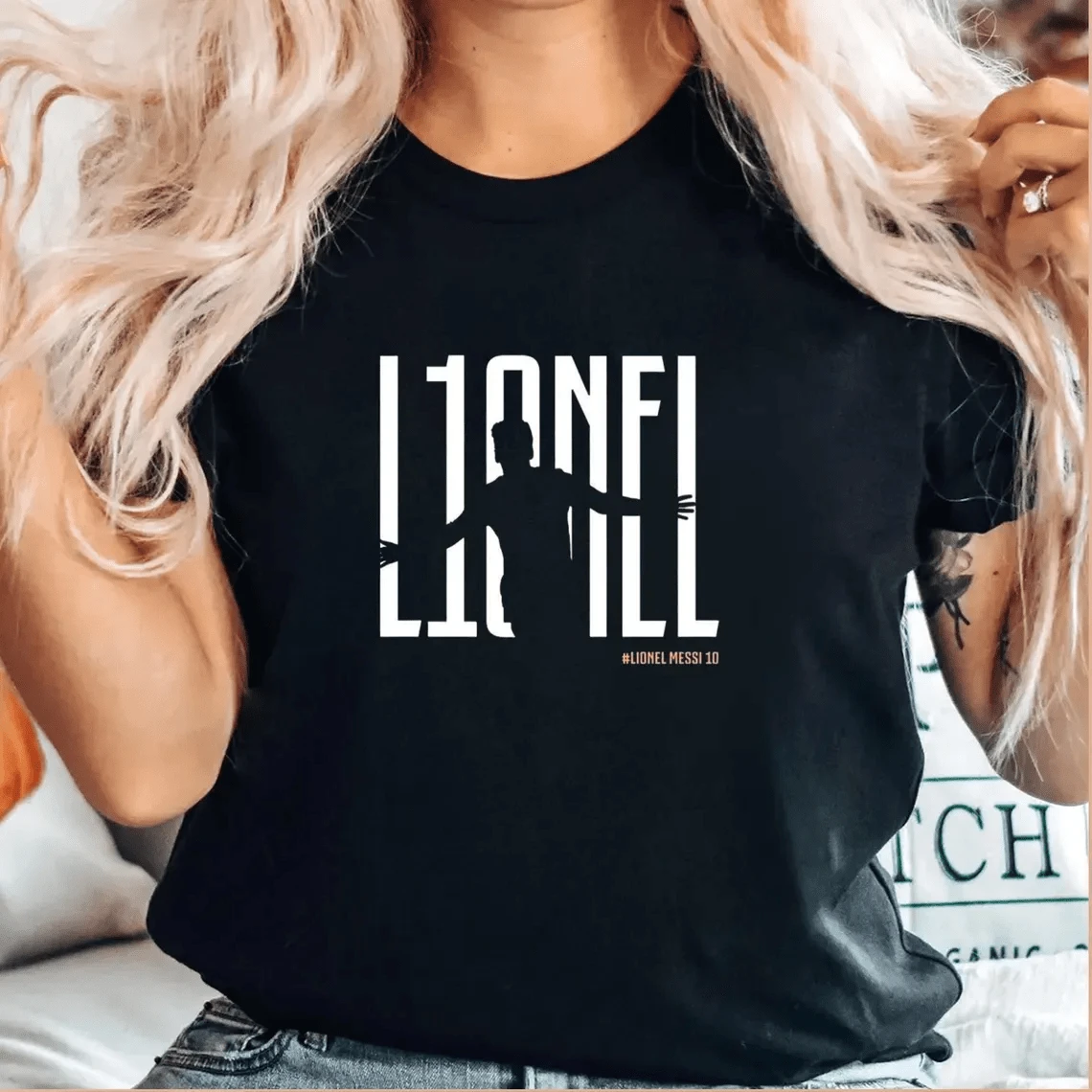 Lionel Me Ssi Silhouette Shirt, Me Ssi 10 Soccer Tee, GOAT Football T-Shirt, Minimalist Me Ssi Graphic, Unisex Fan Gift - 黑色 - 查看 1