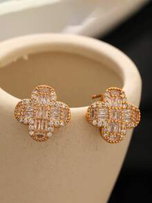 18K Gold Plated Four-Leaf Clover Earrings, Fashionable, Elegant And Cute Copper Earrings Suitable For Daily Wear And Gatherings - Four-leaf Clover Earrings - View 3