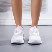 Tenis de mujer casuales y deportivos, zapatillas de malla transpirable con suela de goma suave, zapatos para mujer cómodos y ligeros para correr, tenis para mujeres con cordones y plataforma de estilo moderno y elegante, calzado deportivo con amortiguación y suela flexible de alta calidad. - Rosa - Ver 4