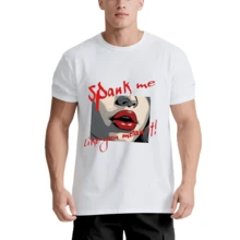 Camiseta negra con el estampado "Spank Me Like You Mean It" y diseño de labios rojos para uso casual. - Blanco - Ver 1