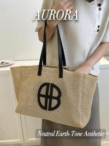 Elevate Your Summer Ensemble With This Must-Have Woven Straw Tote Bag. Crafted From Premium Straw, It Boasts A Sleek Logo Accent And Sturdy PU Leather Straps For A Refined, Timeless Finish. Roomy Enough To Fit Your Laptop, Daily Essentials, And A Beach Towel, It's Perfect For Weekend Getaways, Shopping Sprees, Or Casual Outings. Its Classic Silhouette And Neutral Hues Complement Both Laid-Back And Dressy Looks Effortlessly. Lightweight Yet Durable, This Bag Adds A Touch Of Luxury To Your Everyday Style While Standing Up To Your Busy Schedule. - 彩色 - 查看 7