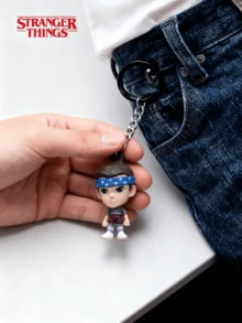 1 buah Gantungan Kunci Figur 3D Stranger Things Berlisensi Resmi Netflix, Gantungan Kunci Karakter Mini Koleksi yang Menampilkan Eleven, Eddie Munson, Lucas Sinclair, Robin Buckley & Demogorgon, Dekorasi Meja Bergaya Anime & Gantungan Kunci, Hadiah Liburan Sempurna untuk Teman & Penggemar - MultiWarna - View 12
