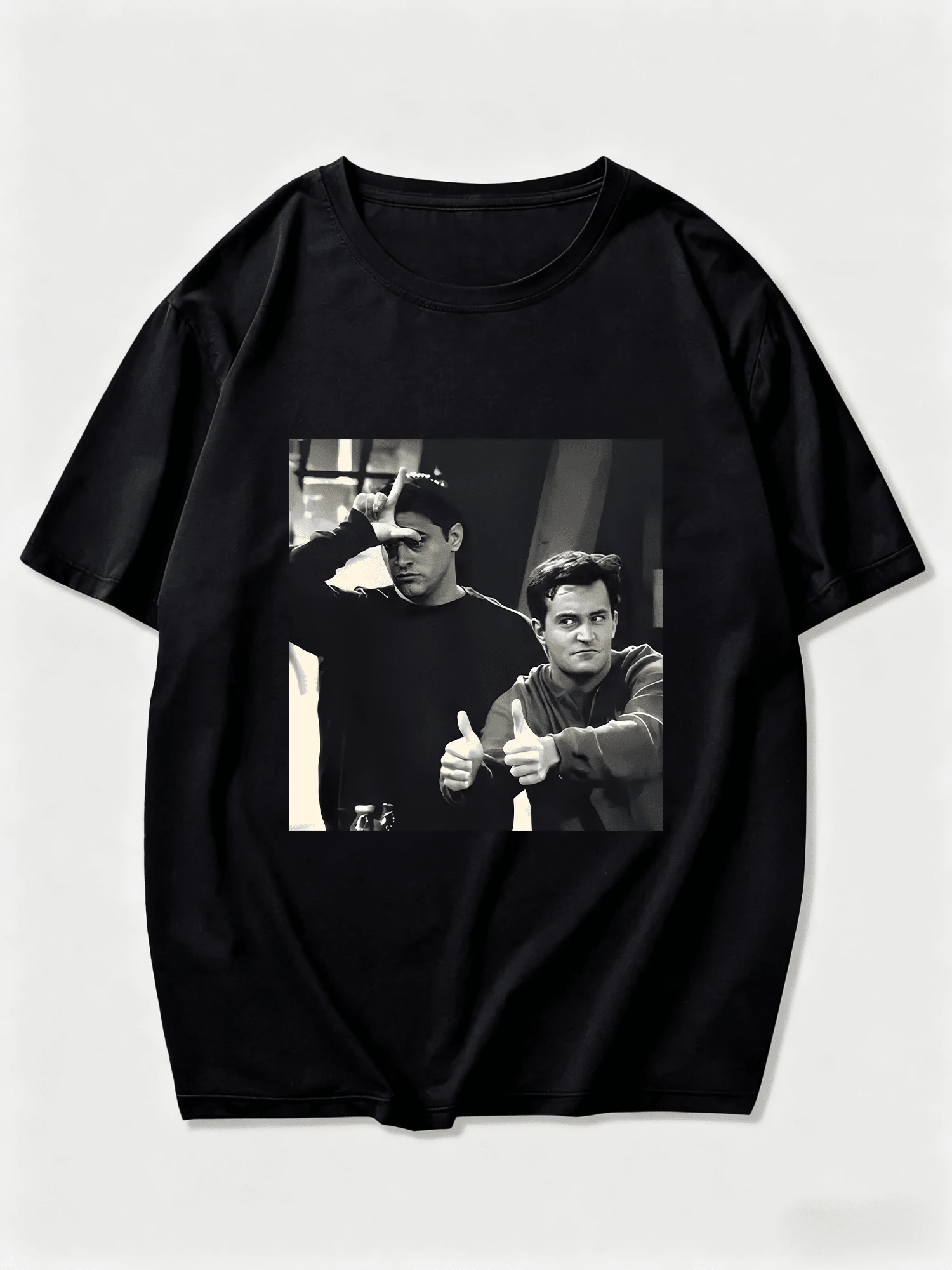 Men's T-Shirt With Chandler Bing Friends TV Show Graphic, Unisex, Short-Sleeved, GIFT For Fans, Graphic Print Design, Casual Men's T-Shirt. - 黑色 - 查看 1