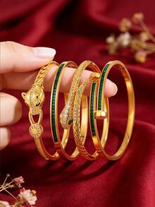 4件套 - 多功能金手镯套装，铜手镯+不锈钢手镯，绿色锆石+雕刻设计，经久耐用不褪色，通勤和约会时引人注目。 - 金色 - 查看 4