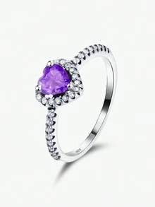 Anel de casamento feminino minimalista em prata de lei 925 com zircônia cúbica em formato de coração e semicírculo cravejado de diamantes. Elegante e luxuoso, perfeito para noivas e casais. Ideal para presentear com um anel de compromisso ou noivado. - Prata - Ver 30