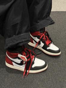 Nike Jordan Air Jordan 1 High OG “Black Toe Reimagined” 圆头舒适缓震防滑高帮复古篮球鞋，男款，红色 - 紅色 - 查看 10