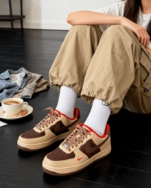 Nike Air Force 1 舒适百搭低帮运动鞋，男款，棕色 - 棕色 - 查看 8