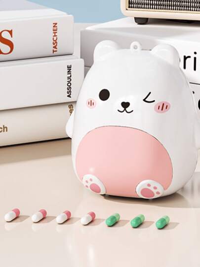 Cute Bear Themed Pill Box Design - A Portable 7-Day Pill Organizer That Can Be Refilled, Small Medicine Organizer With Keychain, Sealed Design, Large Capacity Pill Box, Convenient For Carrying Or Hanging On Bags, Suitable For Travel Or Daily Use