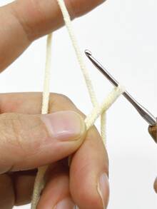 2.0-6.0mm Silver Head Round Wooden Handle Bamboo Crochet Hooks, Suitable For Various Yarn Thickness, Non-Slip, Usable All Year Round - Round Wooden Handle Silver-headed Crochet Hook - View 7