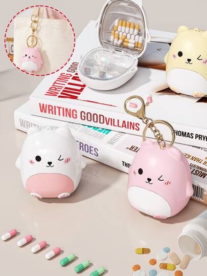 Söt pillerbox med björntema – En bärbar veckovis pillerbox med påfyllningsbar 7-dagars medicinförvaring, liten pillerorganisatör med nyckelring, förseglad pillerbox med stor kapacitet, lätt att bära i fickan eller hängväskan för resor eller vardagsbruk