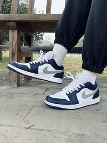 Nike Jordan Air Jordan 1 皮革舒适多功能防滑耐用低帮复古篮球鞋，白色 - 白黑色 - 查看 7