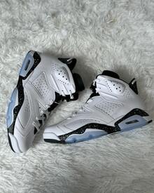Nike Jordan Air Jordan 6 "Reverse " - Simple, Versatile, Mid-Top Retro Basketball Shoes For Men - White and Black - View 10