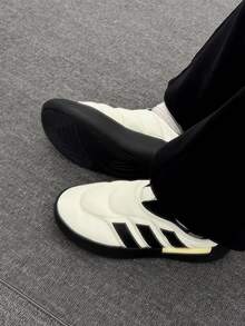 Adidas 阿迪达斯 Adipuff 舒适百搭防滑耐穿低帮休闲鞋，男女通用，米色 - 米白色 - 查看 9