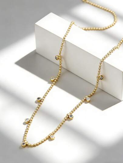 Charm-In Collier de chaîne de perles plaqué or pour femmes, collier de pierres de zirconium entrelacées, bijoux de style élégant minimaliste, convenant pour les trajets quotidiens et le port en couches, un cadeau gracieux pour maman