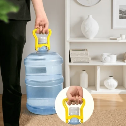 1/2 Pcs Portable Multi-Functional Blue Plastic Bottle Carrier Clip & Bucket Handle Minimalist Stand With Bottle Cap Holder Ergonomic Labor-Saving Non-Strangle Grip Lightweight Easy To Carry For Outdoor Camping/Travel Water Taking/Home Bucket Lifting/Bottle Carrying/Cap Storage Essential Outdoor Carrying Tool Perfect Father's Day Gift For Outdoor-Loving Men