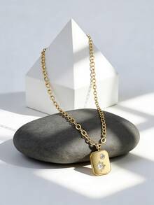 Charm-In Colar Feminino com Pingente de Placa Quadrada Banhado a Ouro, Joias com Desenho de Estrela de Zircônia Cúbica, Adequado para Uso Diário e Passeios Casuais, Presente Personalizado para Namorada e Melhor Amiga - Dourado - Visão 1