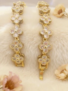 Chic Dainty Flower Rhinestone Bracelet – Add A Touch Of Glitter To Your Outfit - Gold - View 4