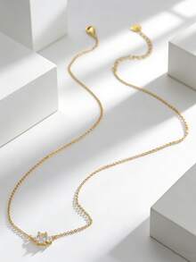 Charm-In 女士镀金几何锆石项链，三爪镶嵌锆石吊坠，简约闪耀风格，适合日常通勤和派对装扮，是送给女友或闺蜜的吸睛礼物 - 金色 - 查看 3