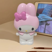 SANRIO （已授权）- 多功能收纳卡通创意简约桌面笔筒，化妆刷收纳管，桌面摆件，精美节日礼物笔筒，大容量办公桌整理刷DIY收纳管，塑料材质，小巧设计 - 彩色 - 查看 15