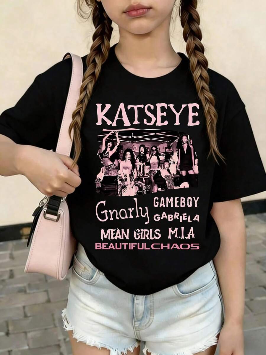 KATSEYE Girl Group Print T-Shirt, KATSEYE Band Girl Group Print Clothes, Suitable For Children Aged 7-16 New Year's Gift Shirts. This Comfortable And Breathable Short-Sleeved T-Shirt Is Perfect For Teen Girls Gift, Ideal For School And Home Wearing - màu đen - Xem 1