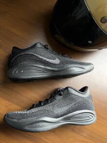 Nike G.T. Hustle 舒适轻便低帮篮球鞋，男女通用，黑色 - 黑色 - 查看 6