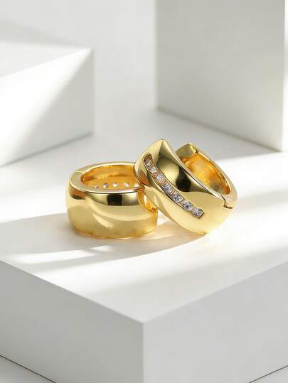 厚镀金耳环，双面镶满锆石，光滑设计，现代前卫风格，适合休闲外出和街头时尚，送给酷女孩的礼物