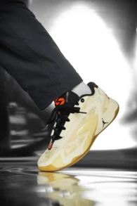 Nike Jordan Luka 2 圆形系带面料低帮篮球鞋，男女款，棕色 - 棕色 - 查看 7