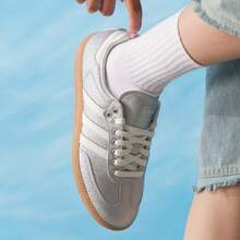 adidas Originals Samba Shiny Pack - Mångsidiga, bekväma, slitstarka låga sneakers - Unisex - Silver - Silver - Visa 3