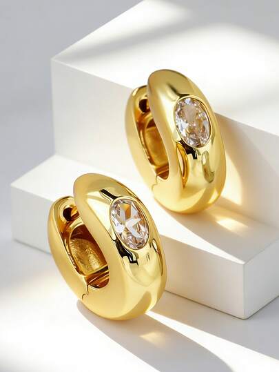 Pendientes de aro grueso chapados en oro para mujeres, adornados con piedras de zirconia ovaladas, de estilo minimalista y elegante, adecuados para el uso diario y el vestuario laboral, un regalo ideal para entusiastas de la moda