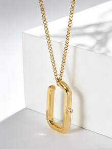 Charm-In 女士镀金立方氧化锆长方形吊坠项链，简约现代风格首饰，适合日常通勤和工作佩戴，是送给女友或闺蜜的优雅礼物。 - 金色 - 查看 4