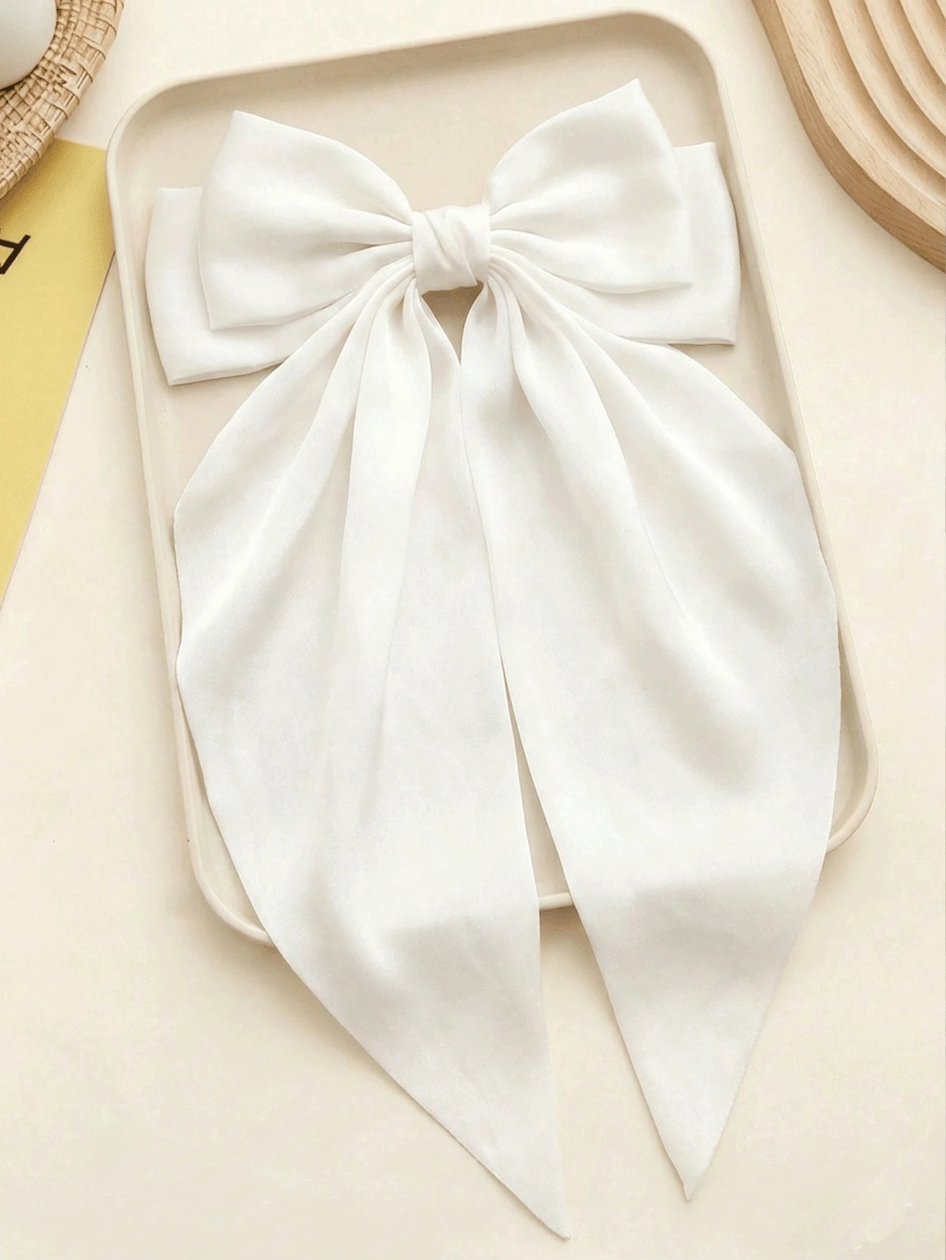 1 chiếc kẹp tóc nơ nhung trắng, kẹp tóc ruy băng satin cỡ lớn, phụ kiện tóc nơ nhung kiểu Pháp thanh lịch phù hợp cho phụ nữ và bé gái, kẹp tóc kiểu dáng dễ thương, sang trọng phù hợp cho đám cưới, tiệc tùng và sử dụng hàng ngày, kẹp tóc dạng càng cua, kẹp tóc cài, kẹp tóc ghim cài tóc. - trắng - Xem 1