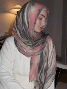 1 Stück Regenbogen gestreifter bedruckter Viskose Hijab, bohemian modisch, bequem und weich Damen Modal Schal, lässig und vielseitig Sonnenschutz Umhang, geeignet als Damen Accessoire für den täglichen Gebrauch und Festtage - Verschiedenfarbig - Übersicht 3