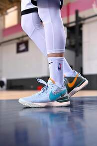 Nike LeBron NXXT Gen EP, Round Toe Lace-Up Low-Top Basketball Shoes, Men's, Blue And White - Blue and White - View 7