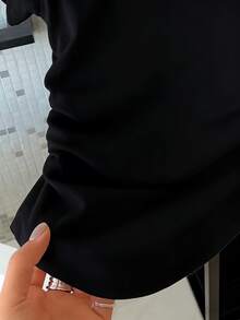 黑色蝴蝶结印花露脐短袖T恤，抽绳设计，修身时尚休闲上衣，适合女性夏季度假穿着 - 黑色 - 查看 4