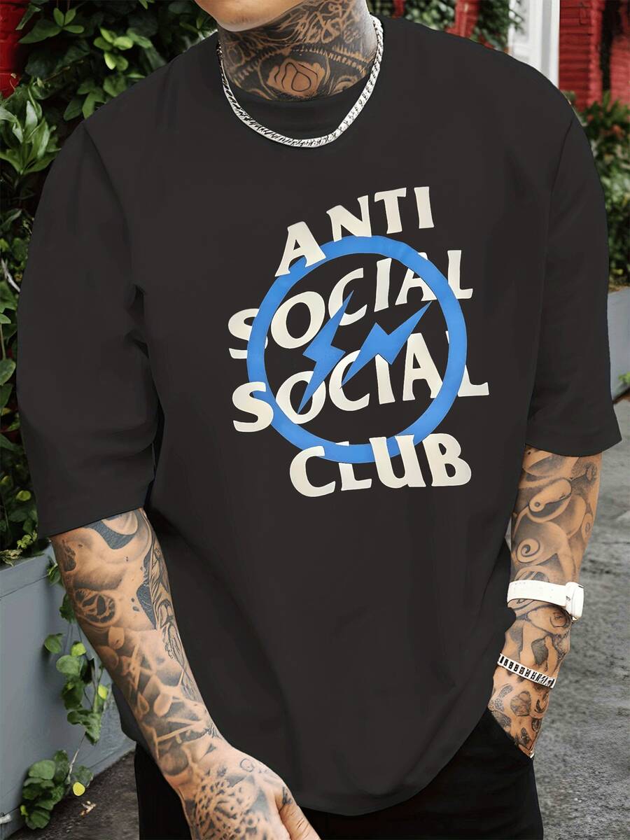 Blue Lightning Bolts Crossing Bold Letters Forming The Phrase Anti Social Club Symbolizing Rebellion And Individuality Men 100% Cotton Tshirt - màu đen - Xem 1