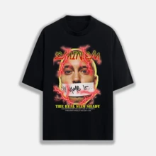 Camiseta feminina  Real  com estampa gráfica, manga curta e gola redonda, em algodão. - Preto - Visão 9