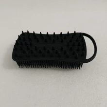 这款硅胶头皮按摩刷，集温和设计、精湛工艺和多功能用途于一体，旨在为您带来水疗级的沐浴体验，并促进头发和皮肤的健康。多功能设计是这款沐浴刷的另一大亮点，它既可用作头皮按摩器，也可用作身体去角质刷。 - A - 查看 9